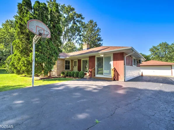 7056 W Osage Rd, Long Grove, IL 60060