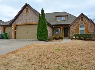 4314 Woodview Dr, Rogers, AR 72758
