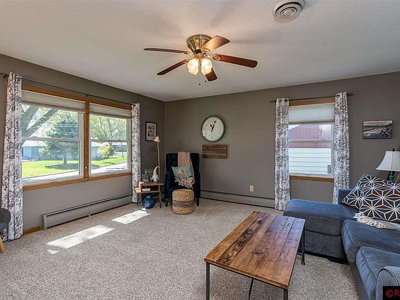 3rd image of 108 N Manitou Dr