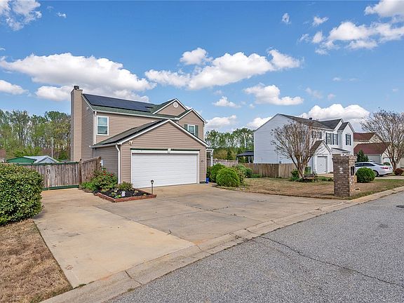 2nd image of 8 Single Oak Ct