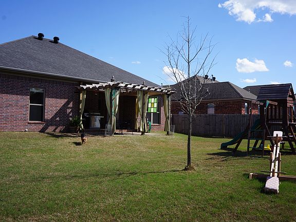 3rd image of 1813 Reveille Cir