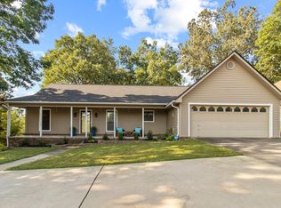 2013 W Longhills Rd, Benton, AR 72019