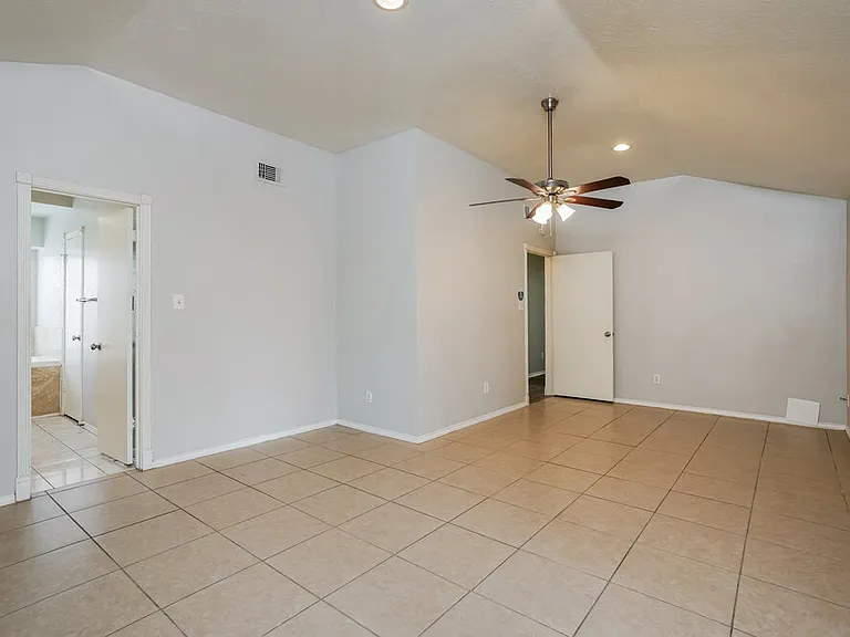 16746 Summer Dawn Ln — Photo 10