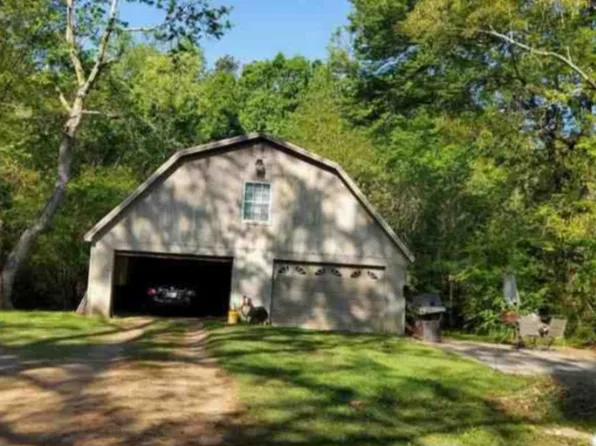 1048 Cavender Rd SE, Dalton, GA 30721