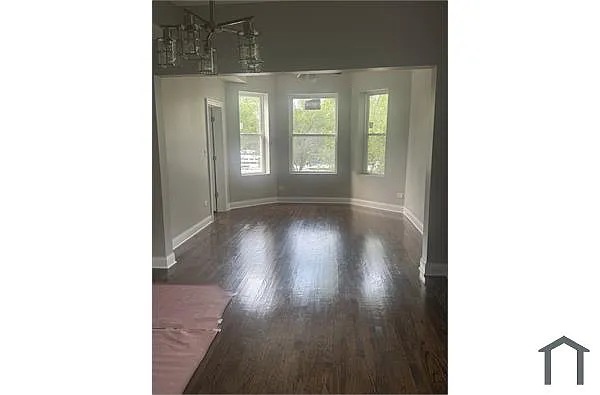 Building Photo - 937 W 51st St #1