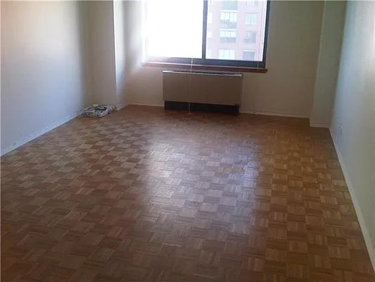 Sold by A & I Broadway | media 28