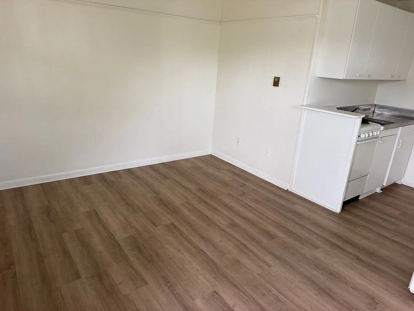 West Carroll Apartments - 105 E Main Street — Photo 2