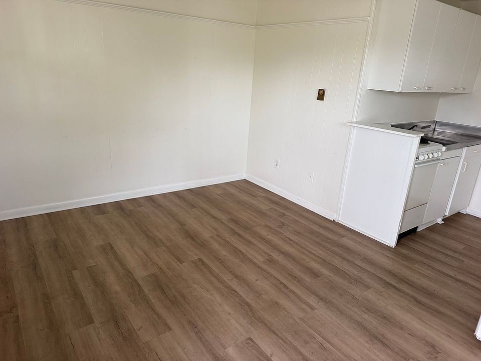 2nd image of 105 E Main St #10