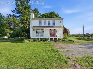 8820 Almont Rd, Almont, MI 48003