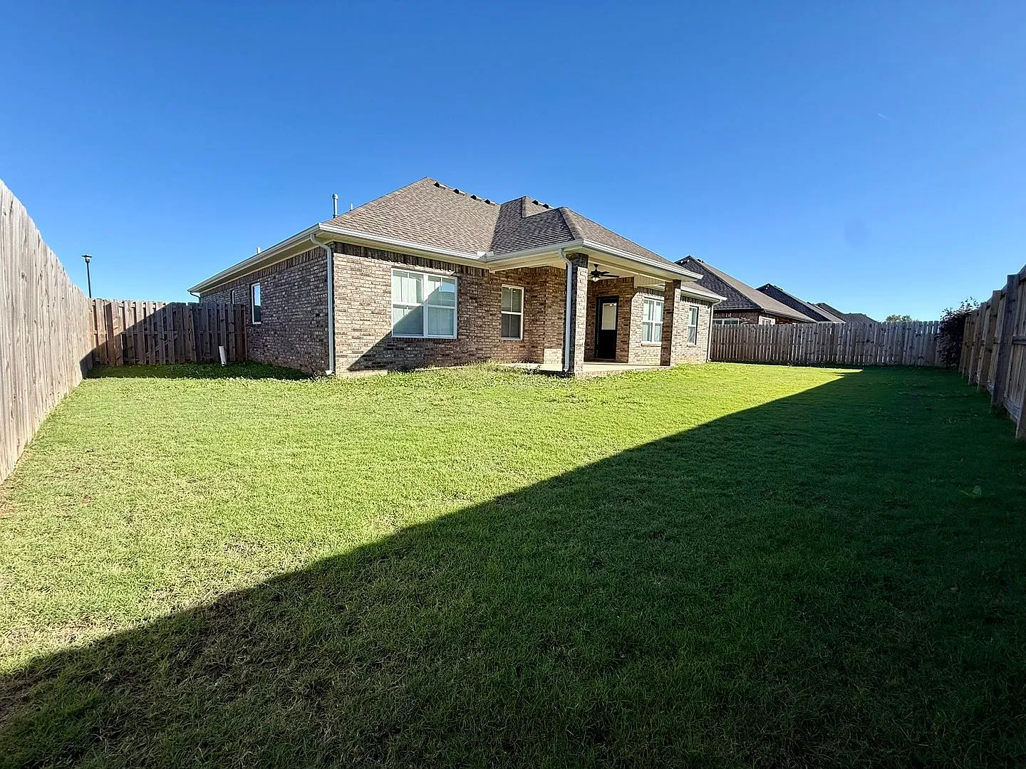 1049 Parker Lane — Photo 4