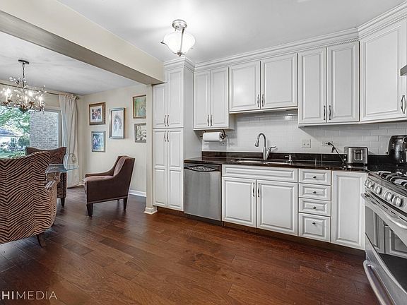 5th image of 1305 Fairfield Ct #C