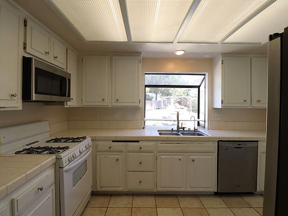 5th image of 4378 Village Dr