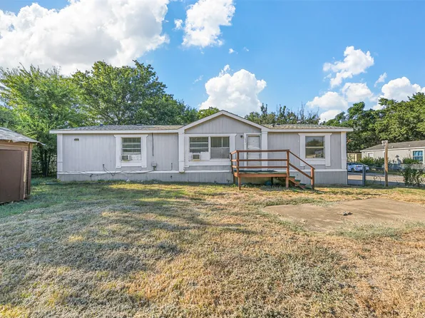 137 Pecan St, Lake Dallas, TX 75065