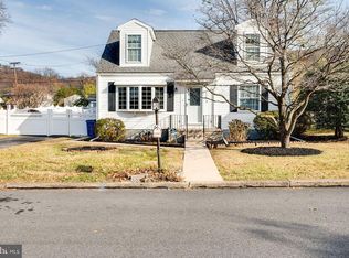 2129 Fernwood St, Reading, PA 19604