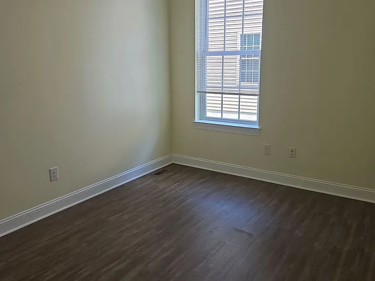 421 Hamilton Rd — Photo 12
