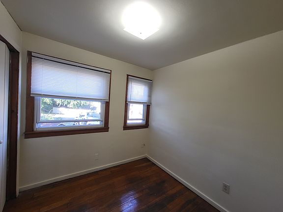 5th image of 2039 Dryden St