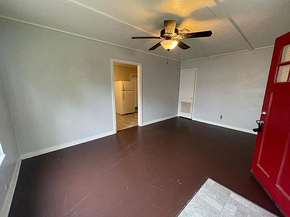 2nd image of 1125 Arkansas St