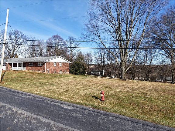 3rd image of 0 4th St