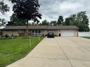 130 Birchwood Rd, Northbrook, IL 60062