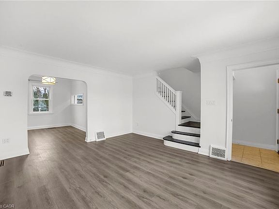 5th image of 53 Paradise Rd S