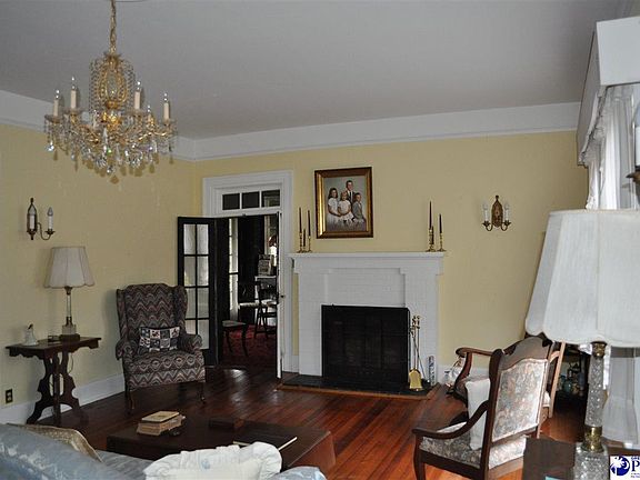 3rd image of 206 E Oakenwald Ave