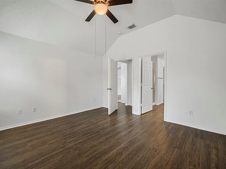 18401 Sunrise Oaks Ct — Photo 16