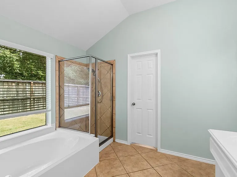 2419 Keegan Hollow Ln — Photo 27