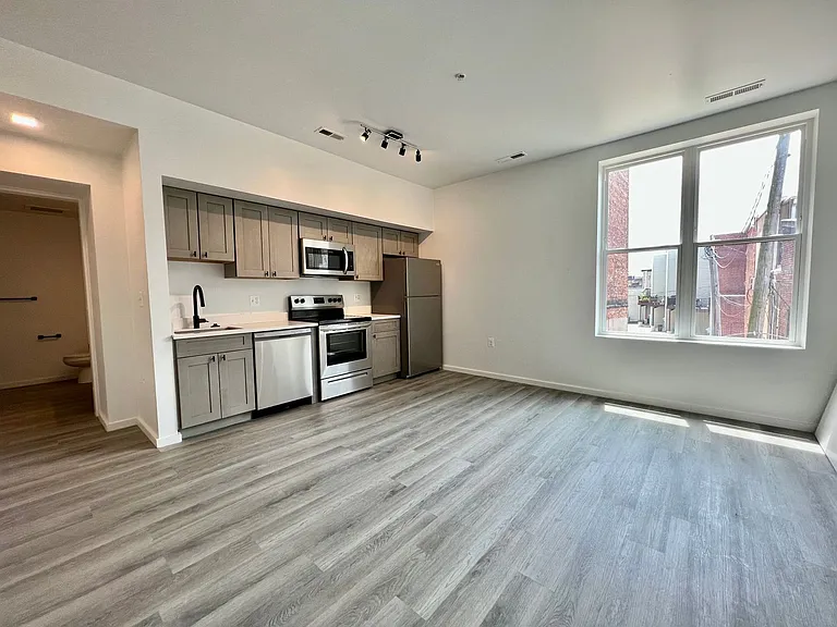 725 W Pratt St. — Photo 28