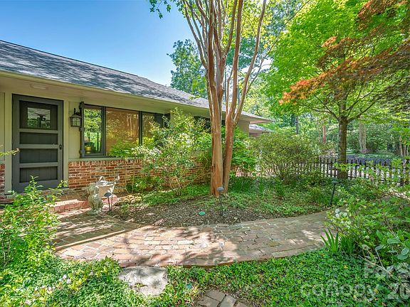 2nd image of 484 Sourwood Ridge Rd