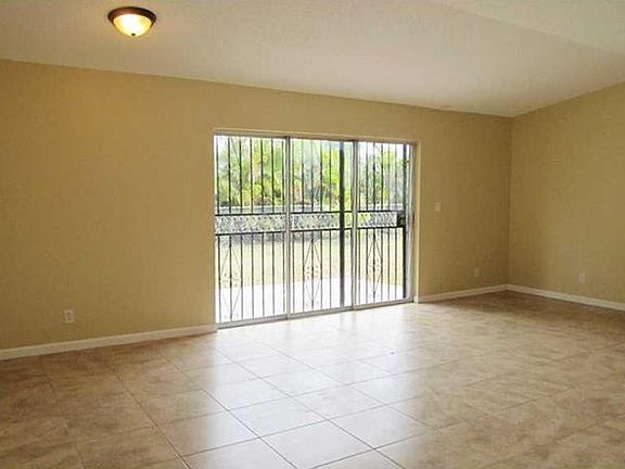 4th image of 2801 NW 207th St
