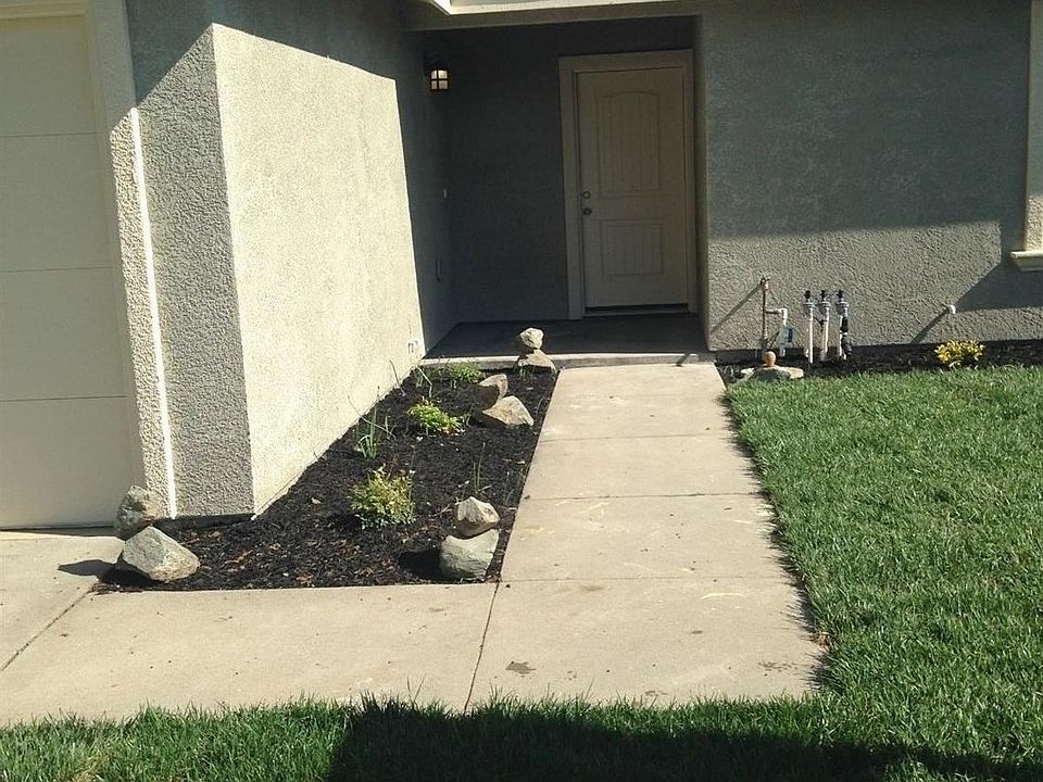 1st image of 2809 Japonica Way