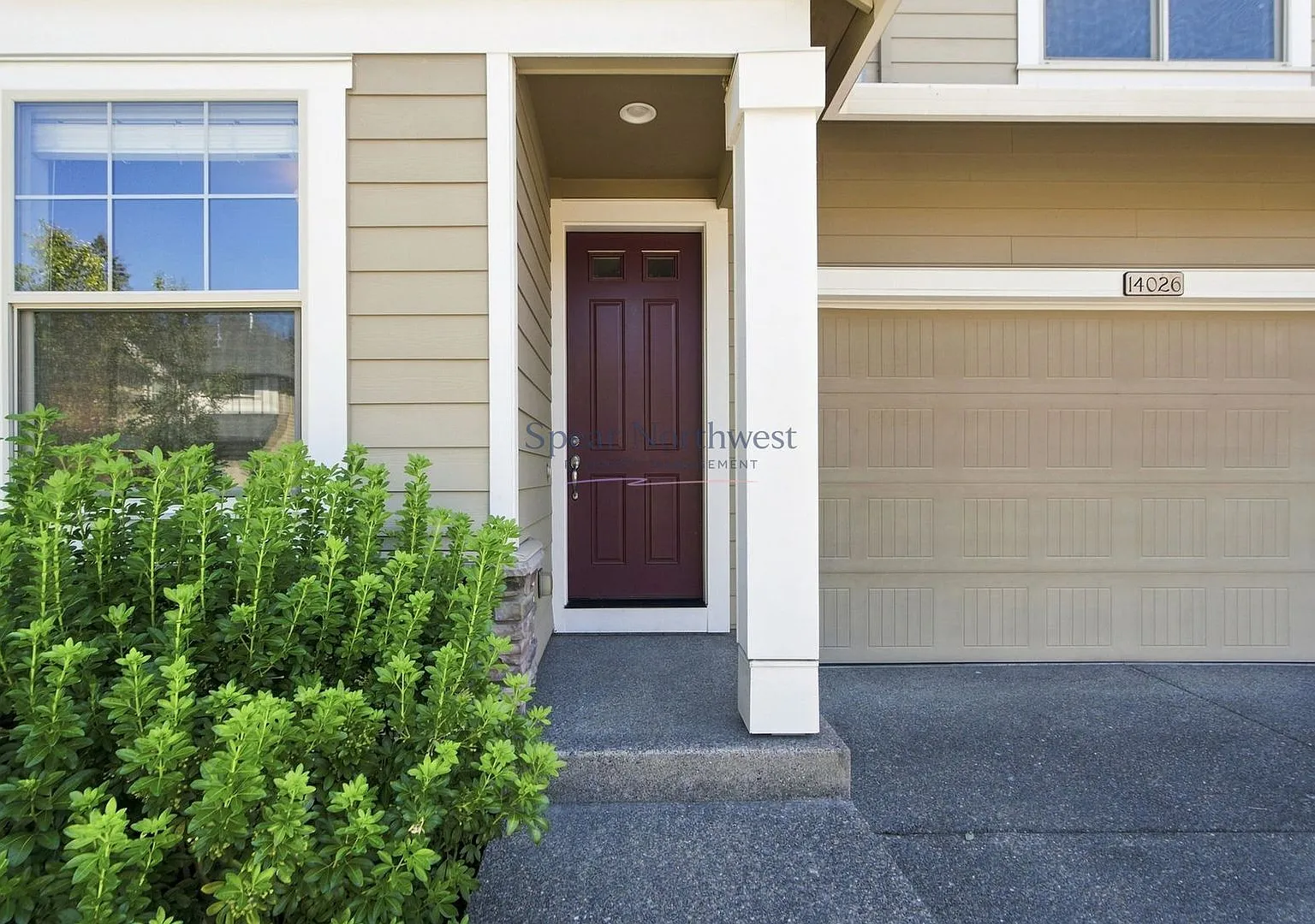 Progress Ridge | 3 Bedrooms + Den | 2.5 Bathrooms | 2-Car Garage | Luxury Home — Photo 2