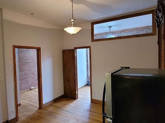 4th image of 416 E 116th St #56
