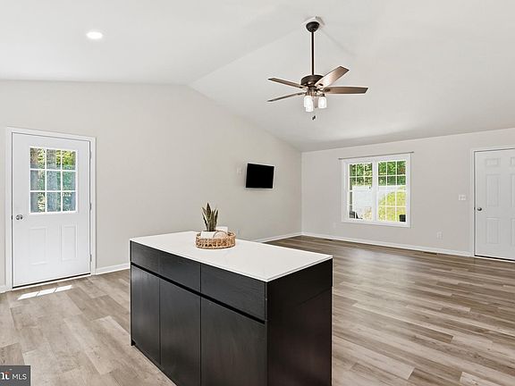 2nd image of 898 Seville Rd