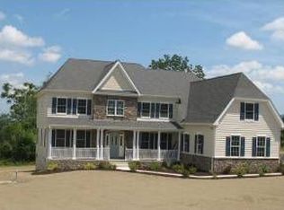 2 Hopeview Ct, Newburgh, NY 12550