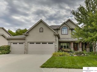 11833 S 47th St, Papillion, NE 68133