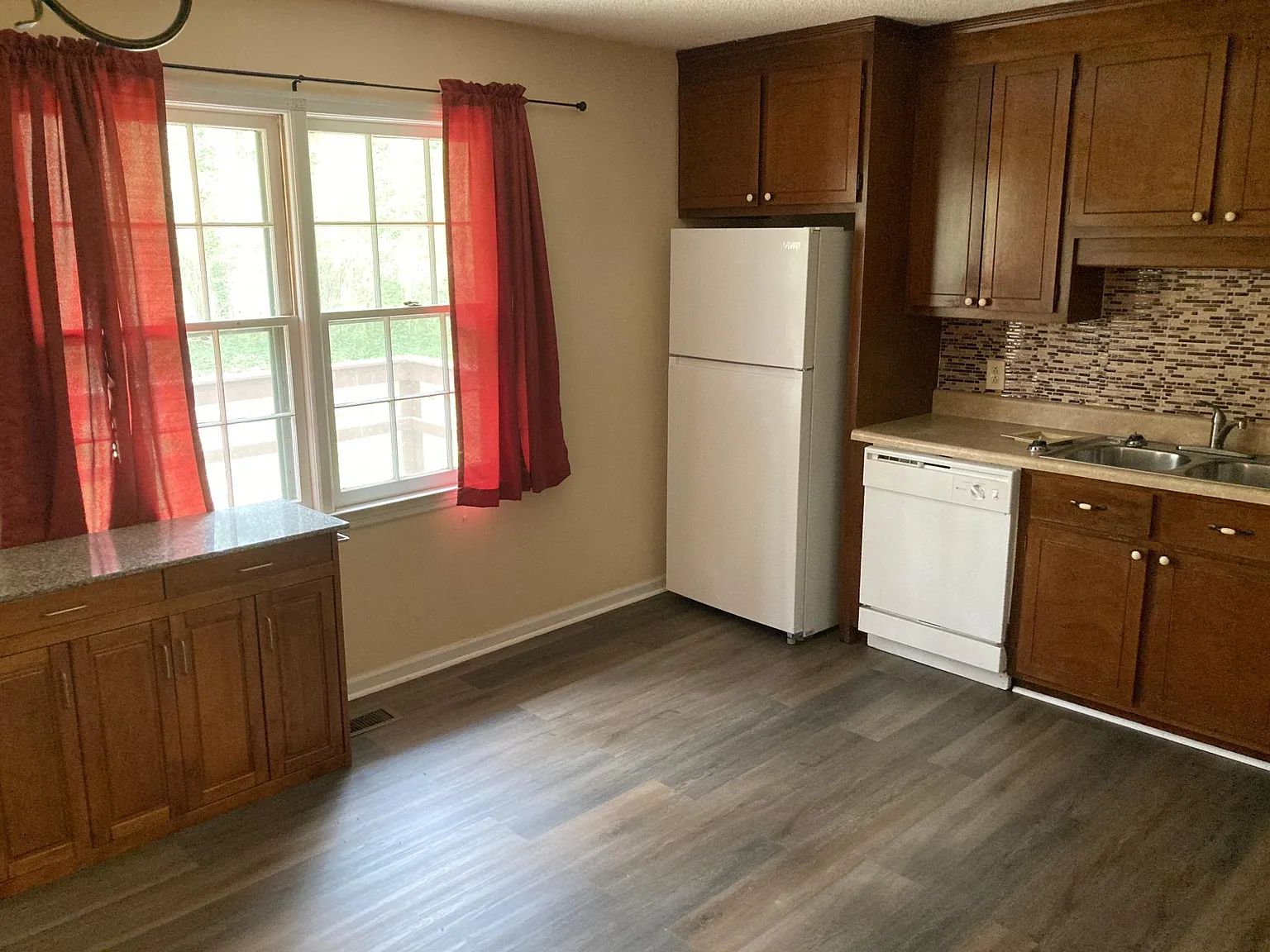3 bed, 1232 sqft, $1,700 — Photo 4