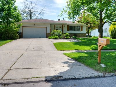 9307 Munich Dr, Parma, OH, 44130