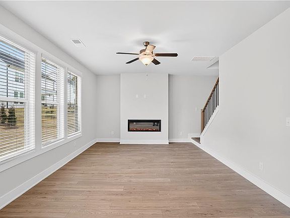 4th image of 16 Glengarry Ct Lot 253