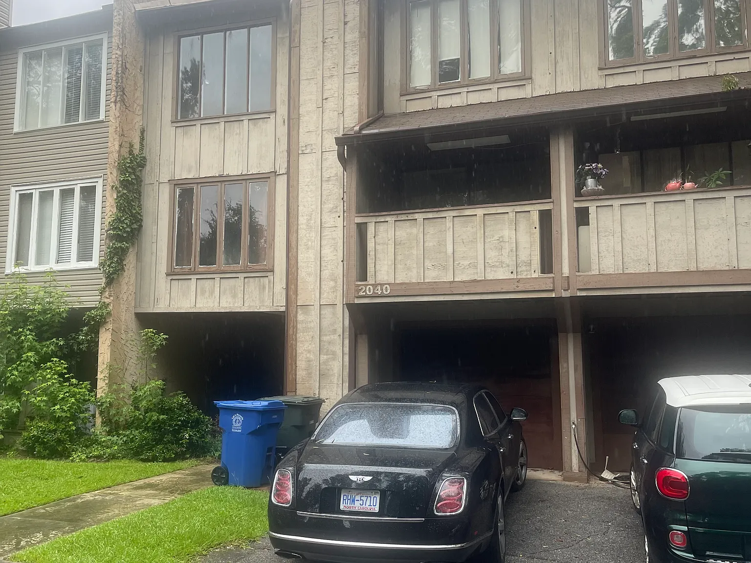 3 bed, 2400 sqft, $1,807 — Photo 1