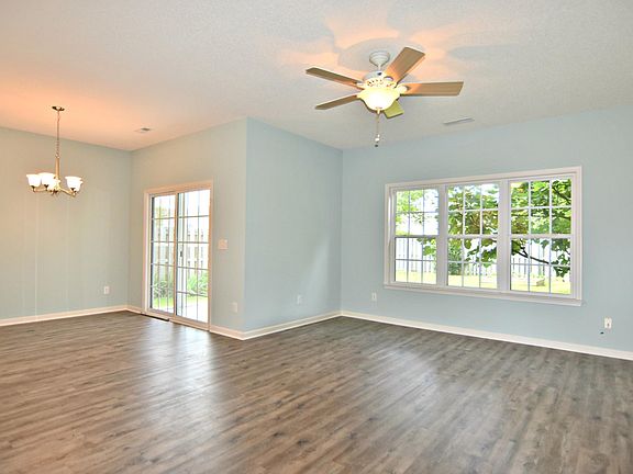 2nd image of 3116 Thistlewood Drive NE