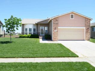 1526 N Thoroughbred St, Wichita, KS 67235