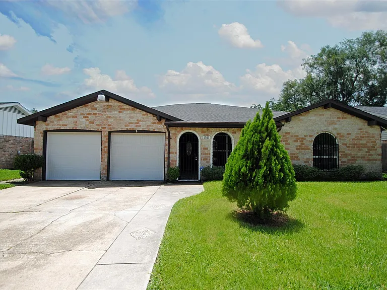 11511 Creekhurst Dr — Photo 2