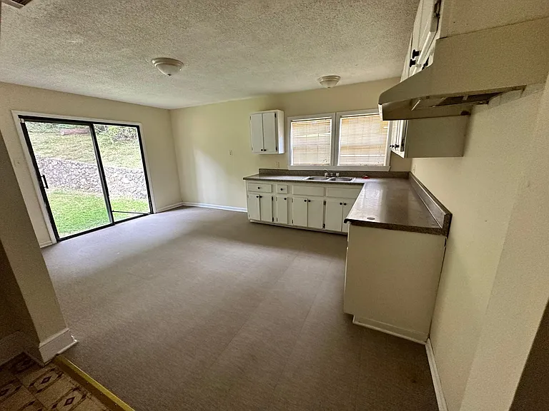 113 Pine St NE — Photo 11