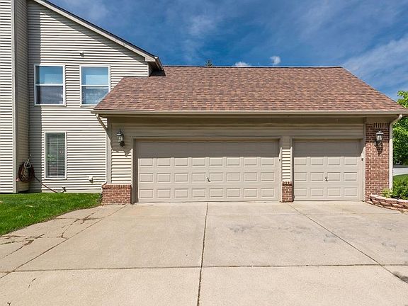 2nd image of 1829 Meadowside Dr
