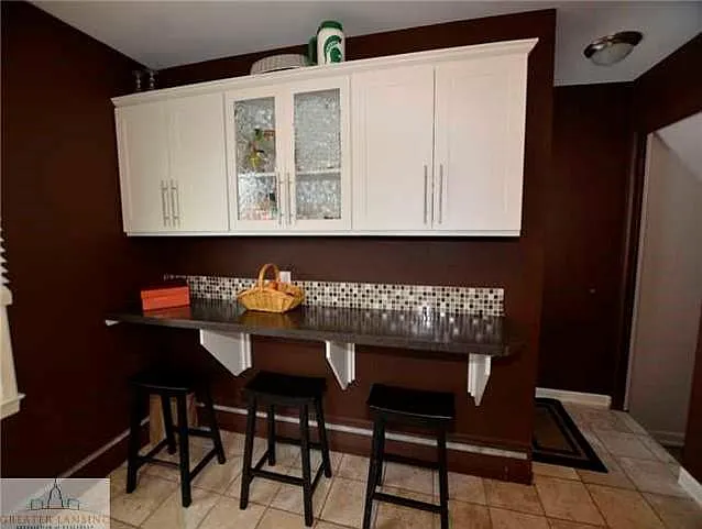 4 bed, 1122 sqft, $2,700 — Photo 4