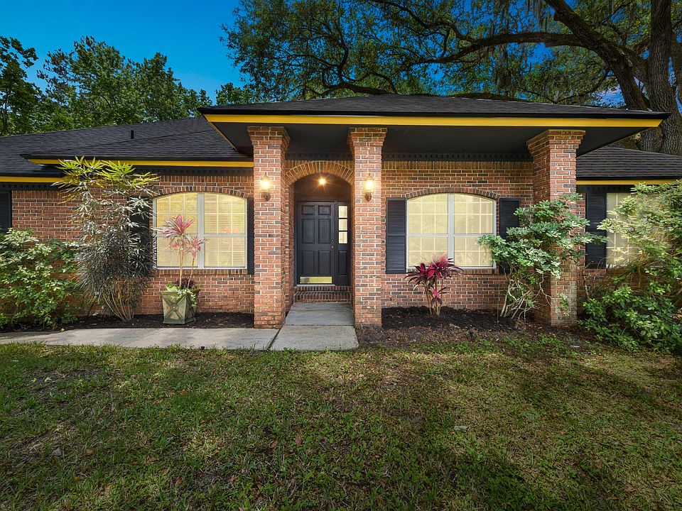 1st image of 656 Remington Forest Dr