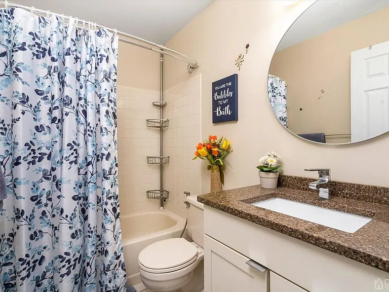 31 Chicopee Dr — Photo 20