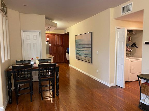 4th image of 1742 Federal Ave Unit 403