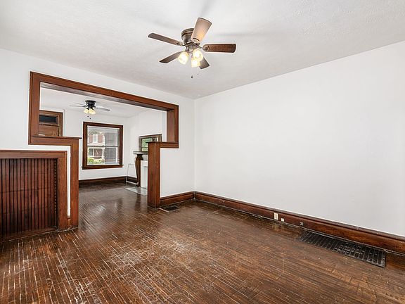 4th image of 1466 Summit St